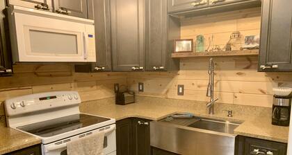 Steve’s Barn Lodge, Detroit River/Lake Erie