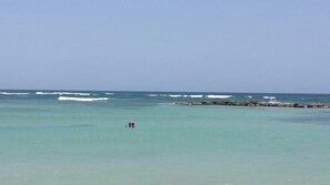 On the beach, white sand, beach towels, beach massages - Paraiso (Guayacanes)