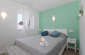 아파트 (Two Bedroom Apartment with Balcony) | 2 개의 침실, 무료 유아용 침대