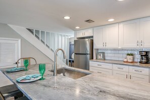 Condo (Beachfront Paradise) | Exterior