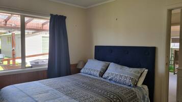 3 bedrooms, iron/ironing board, travel crib, free WiFi