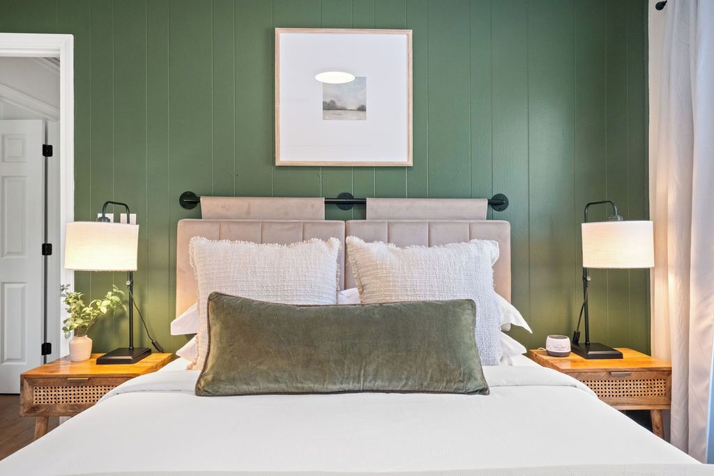 3 bedrooms, desk, iron/ironing board, free WiFi