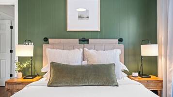 3 bedrooms, desk, iron/ironing board, free WiFi