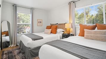 3 bedrooms, desk, iron/ironing board, free WiFi