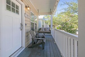 Terrace/patio - A Sunshine Daydream | 30A Home w/ Community Pool + Outdoor Shower (Santa Rosa Beach)