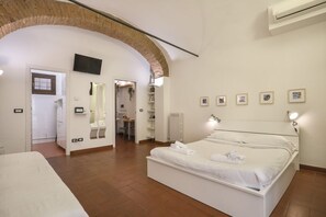 Iron/ironing board, WiFi, bed sheets, wheelchair access - L'Antica Concia di Santa Croce - Sweet Dreams in Florence (Firenze)