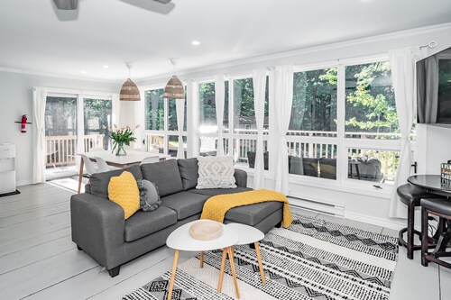 Beautifully maintained cottage in the heart of port carling