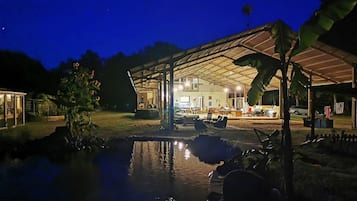 Piscine extérieure