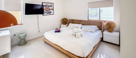 2 slaapkamers, een strijkplank/strijkijzer, reisbedje, gratis wifi