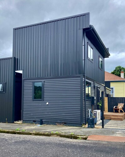 Impressive renovation a 10-minute walk from the heritage part of Thames