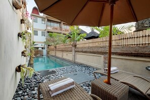 Outdoor pool - Santosha Place  (Ubud)