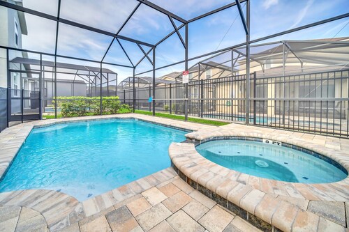 Stunning Villa With Themed Room's and Game Room, Right Across From the Club House #7sl9003
