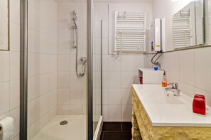 Shower - Apartment "Fischerstube" with Private Garden & Wi-Fi (Sipplingen)