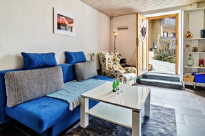 TV, streaming services - Apartment "Fischerstube" with Private Garden & Wi-Fi (Sipplingen)