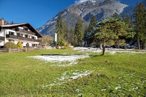 المنشأة من الخارج