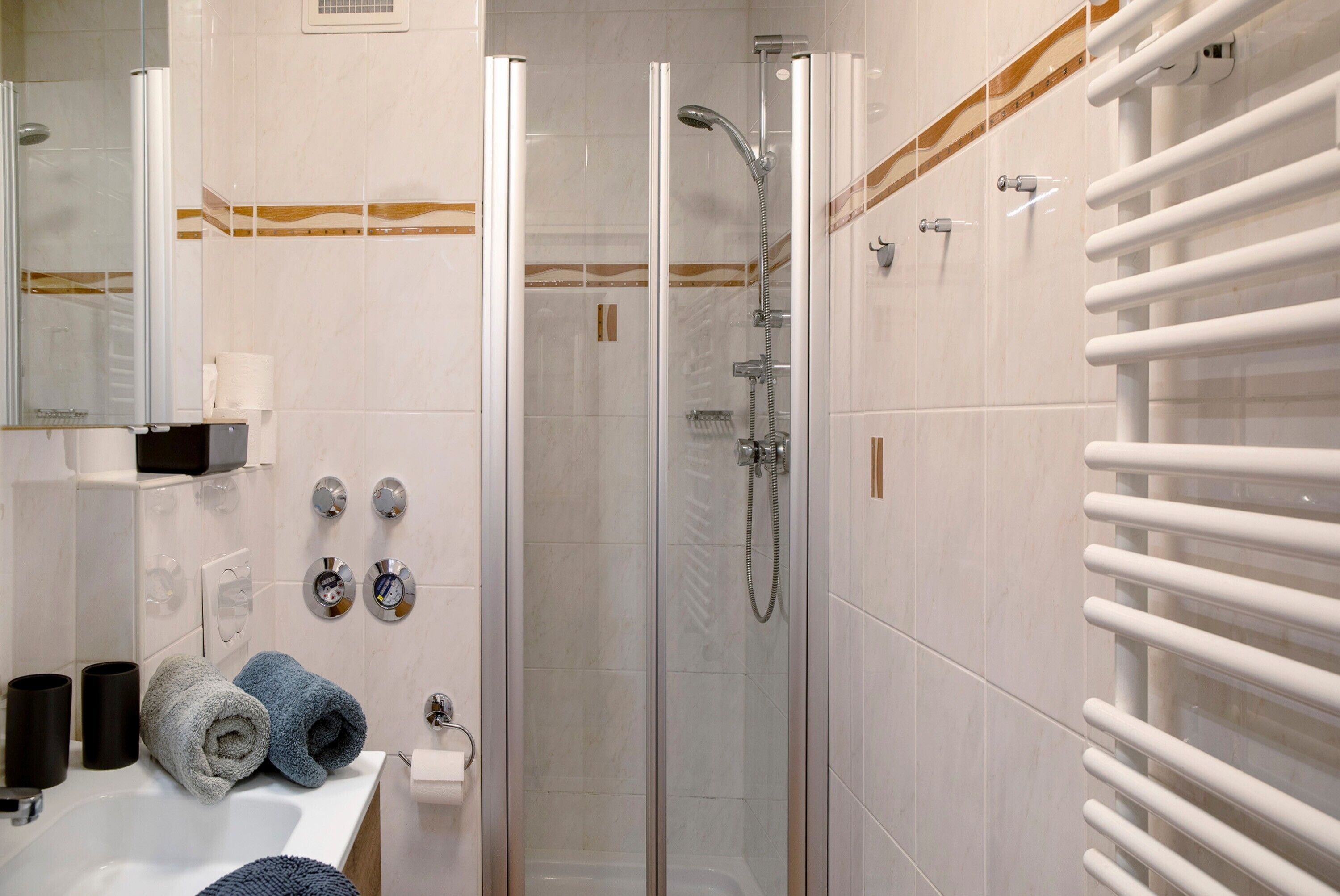 Shower, free toiletries, hair dryer, towels