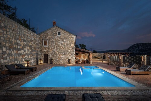 Villa Cupido With Private Pool, Drivenik, Croatia