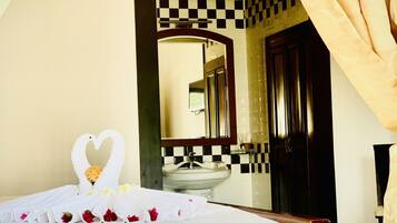 Deluxe Room | Beach/ocean view