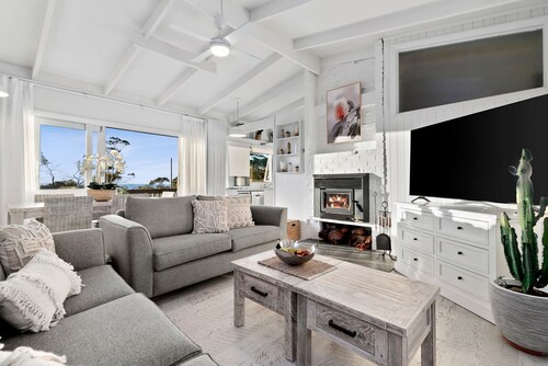 Eco Coastal Cottage. Dog friendly. Short & Long term rental available.