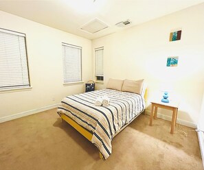 4 chambres, fer et planche à repasser, Wi-Fi, literie fournie