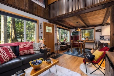 Mt Bakers Romantic Couples Cabin