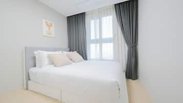 Premium Deluxe Suite (Ocean View) | Individually decorated, individually furnished, free WiFi, bed sheets