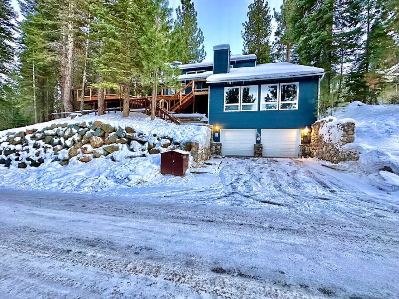 Meadow · 3-Story Winter Wonderland