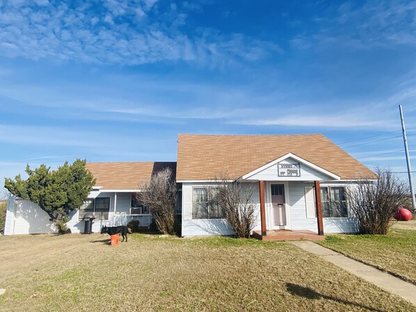 Exterior - Triangle S Ranch (Seymour)