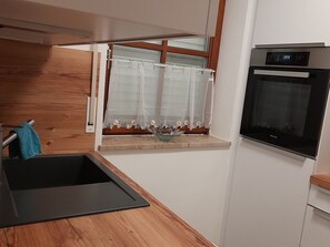 Kühlschrank, Ofen, Herdplatte, Geschirrspüler