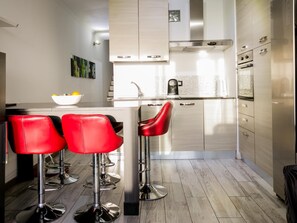 Fridge, microwave, oven, coffee/tea maker - 204 Atalaya 2 bedrooms, sea view, private parking (Costa Adeje)