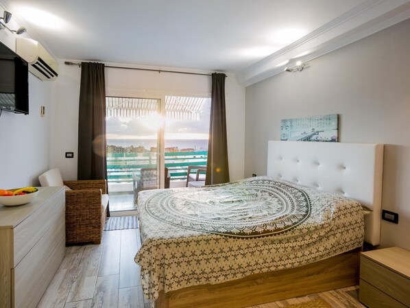 2 bedrooms, iron/ironing board - 204 Atalaya 2 bedrooms, sea view, private parking (Costa Adeje)