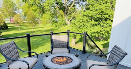 Lake, River and Lighthouse View Suite<br>