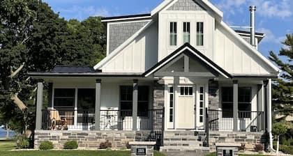 Lake, River and Lighthouse View Suite<br>