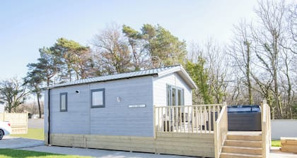 1 bedroom accommodation in Kilwinning