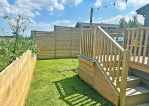 Unclassified image, 5 of 18, button - Spa Lookout (Pet Garden) (Raywell, Beverley)