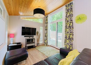 TV - 1 bedroom accommodation in Birnam by Dunkeld (Birnam by Dunkeld)