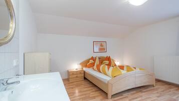 5 bedrooms, Internet