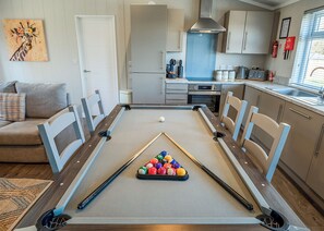 Billiard, House - 2 bedroom accommodation in Raywell, Beverley (Raywell, Beverley)