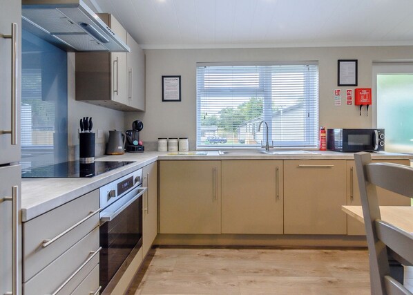 Fridge, oven, stovetop, toaster