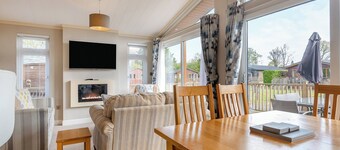 Alloggio con 2 camere da letto ad Albury, Guildford