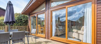 1 bedroom accommodation in Albury, Guildford