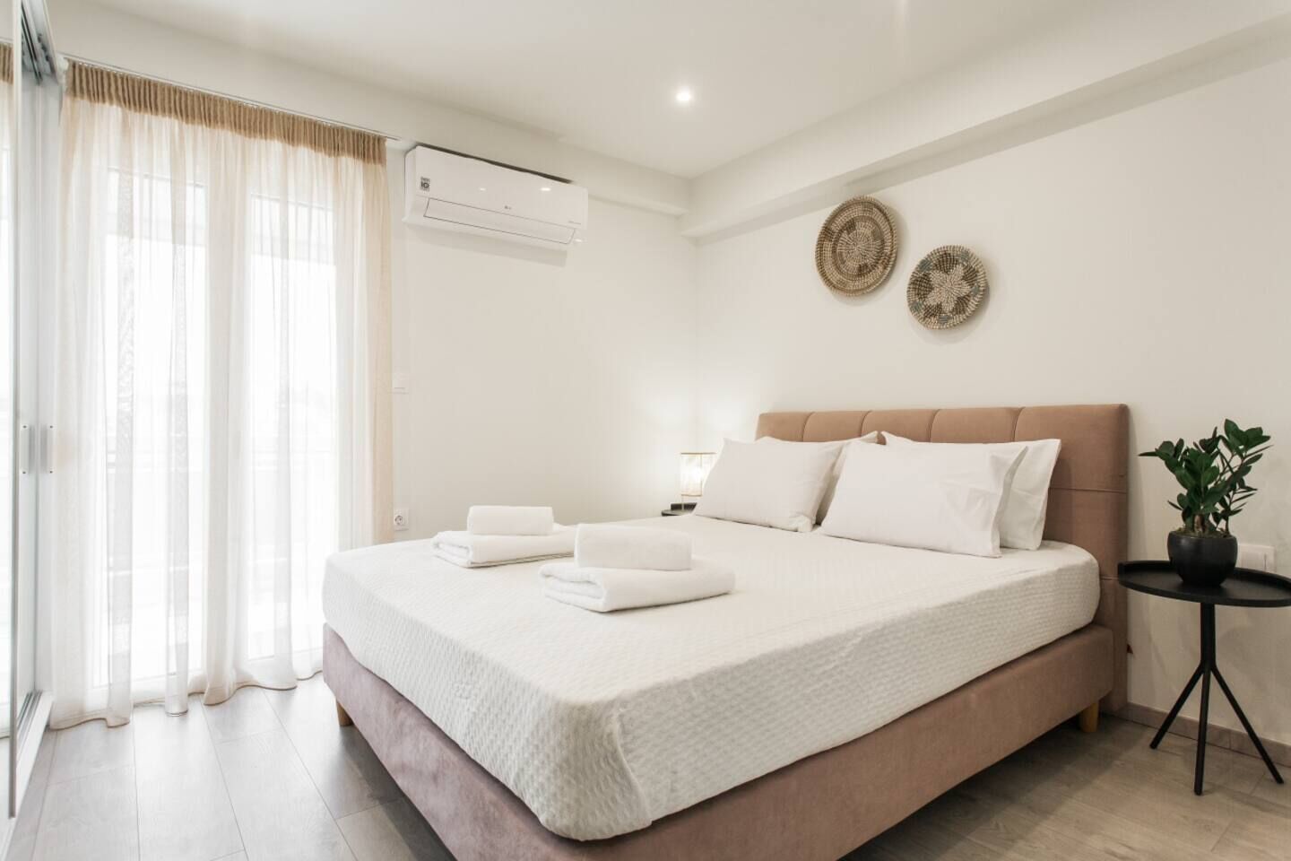 2 dormitorios, tabla de planchar con plancha, wifi gratis y ropa de cama