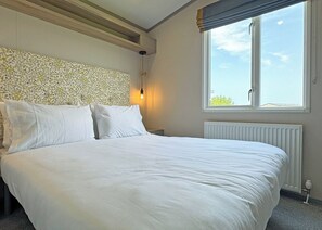 3 bedrooms - Honeysuckle Prestige (Chapel St Leonards, Skegness)