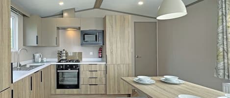 Fridge, oven, stovetop, toaster