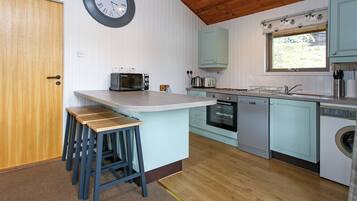 Fridge, oven, stovetop, toaster