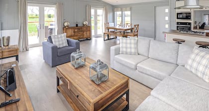 3 bedroom accommodation in Newbury