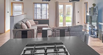 3 bedroom accommodation in Newbury