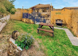 Outdoor dining - Spa Dreamaway (Pet Garden) (Raywell, Beverley)