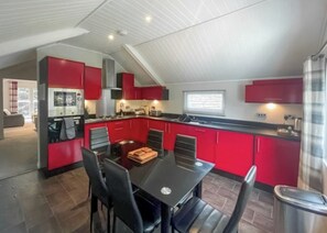 Dining - 3 bedroom accommodation in Milnthorpe (Milnthorpe)