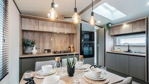 Dining - 2 bedroom accommodation in Skirlaugh, Nr Hull (Skirlaugh, Nr Hull)